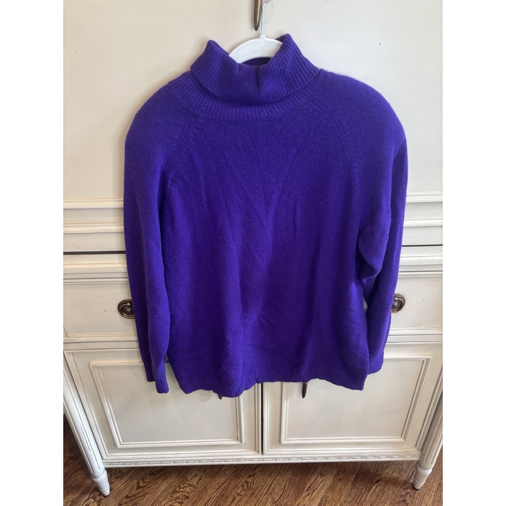 Neiman Marcus Vintage 100% Cashmere Size Small Oversized Purple Turtleneck